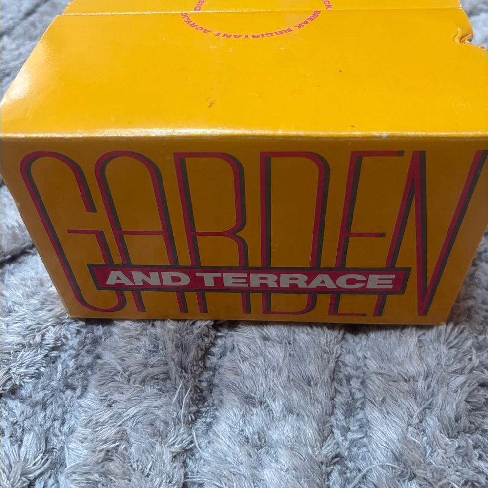 Macy’s Garden & Terrace Acrylic Tumblers – Set of 4 (New in Box)